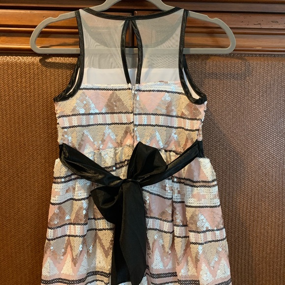 EUC girls sequin dress with sash - Picture 8 of 8